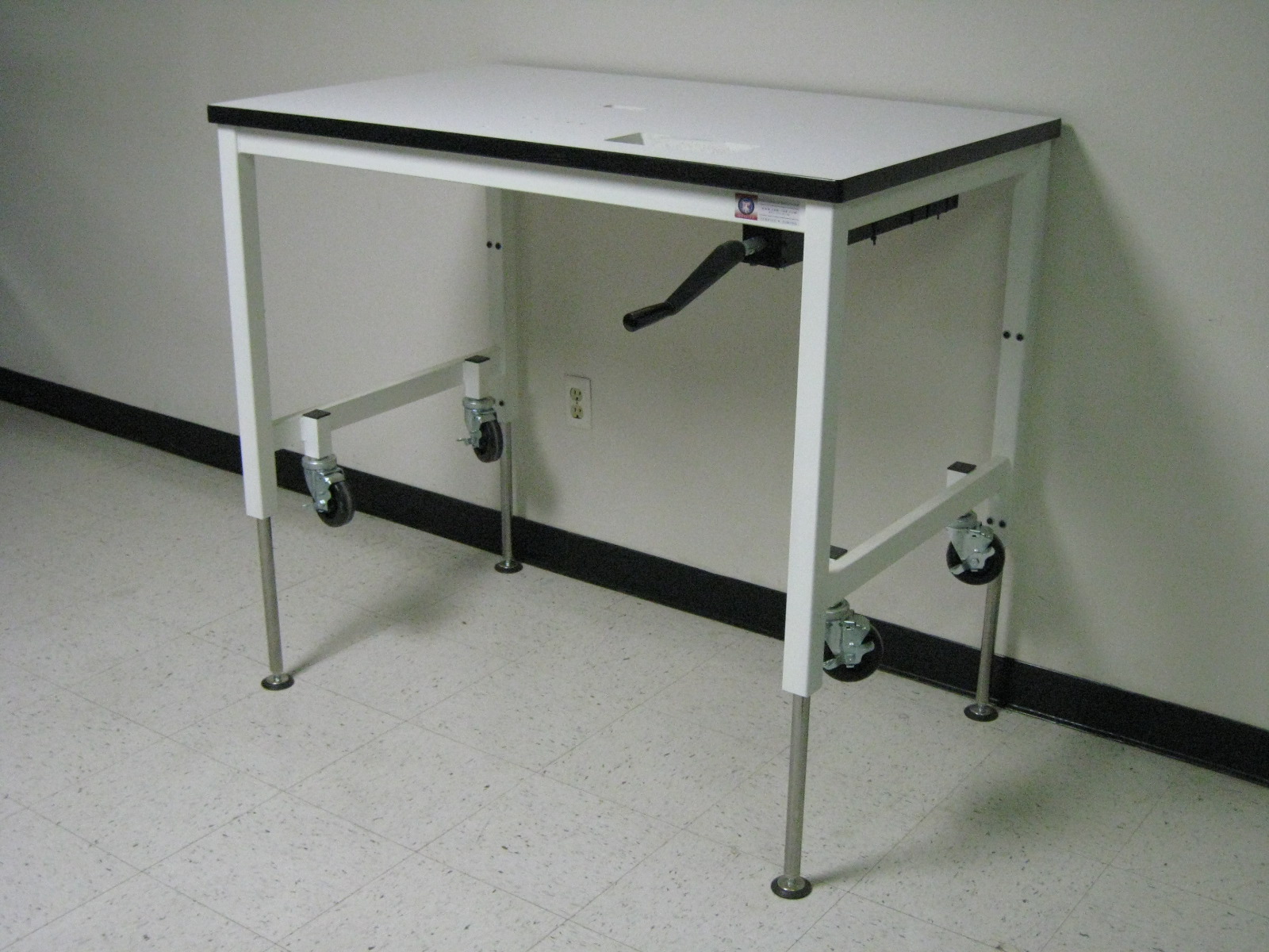 LShaped Lift Tables At RDM Adjustable Tables LA107P