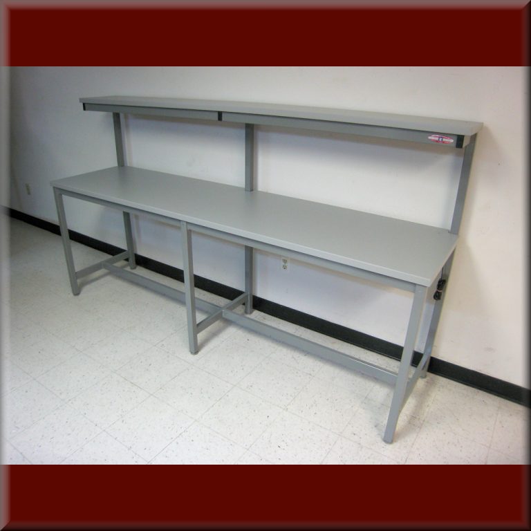 RDM F-103PCLG Tech Table w/ Upper Shelf & Center Legs