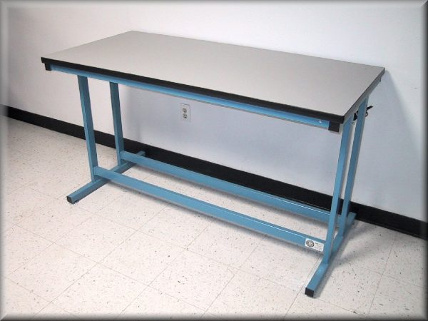 Recessed Leg Workbench i-109P-RDMBLUE-01A