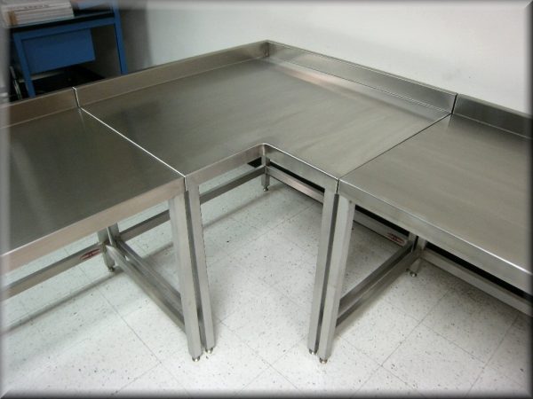 Table Model <span style="color: #800000;"><strong>LA-109P</strong></span> - L-Shaped Workbench - Flat Top - Image 7