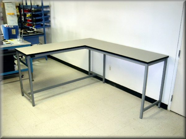 Table Model <span style="color: #800000;"><strong>LA-109P</strong></span> - L-Shaped Workbench - Flat Top - Image 2