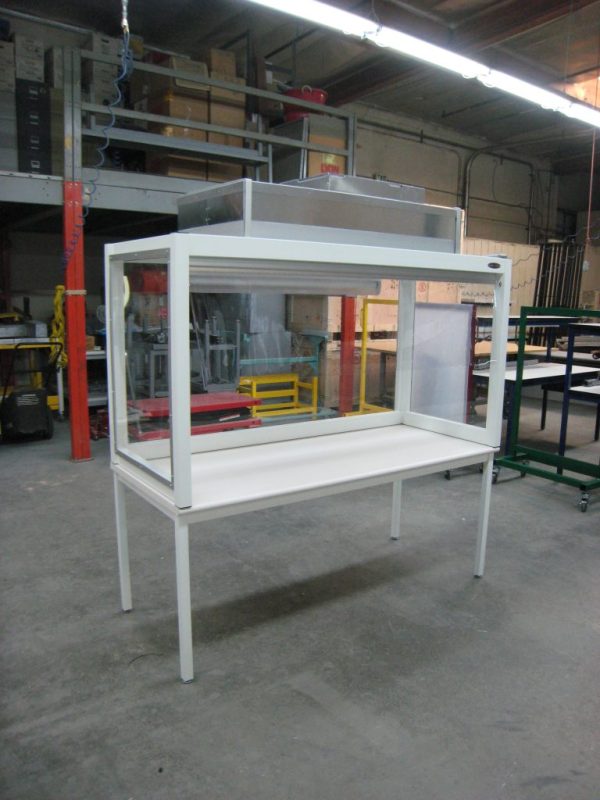 Vertical Laminar Flow Workstation LF-102P-B-WHITE-01