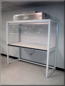 Laminar flow hood workstation