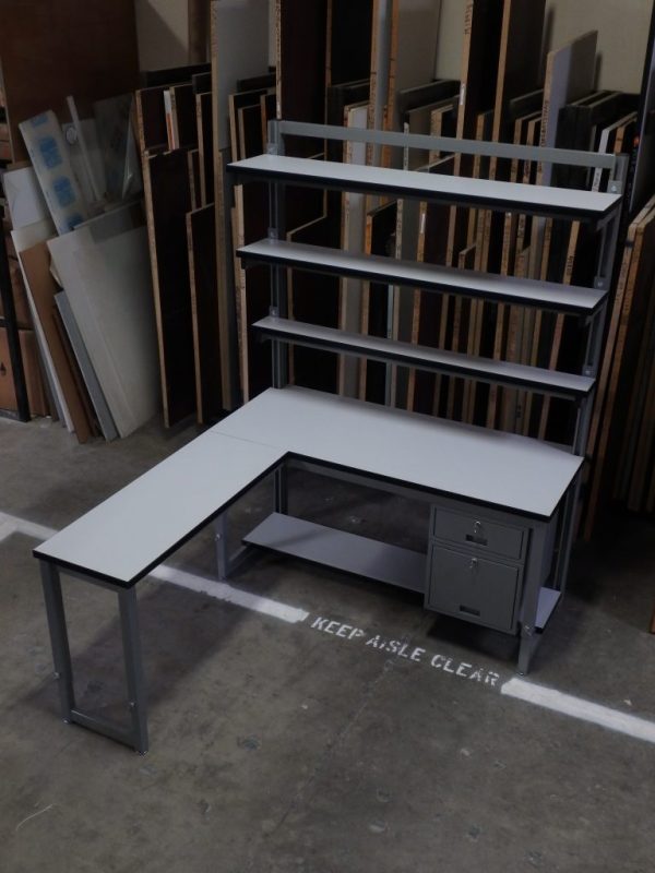 Table Model <span style="color: #800000;"><strong>LA-109P</strong></span> - L-Shaped Workbench - Flat Top - Image 8