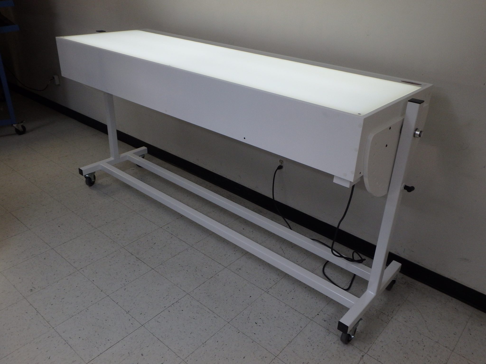 LT-100P Illuminated Light Panel - Horizontal to Full Vertical